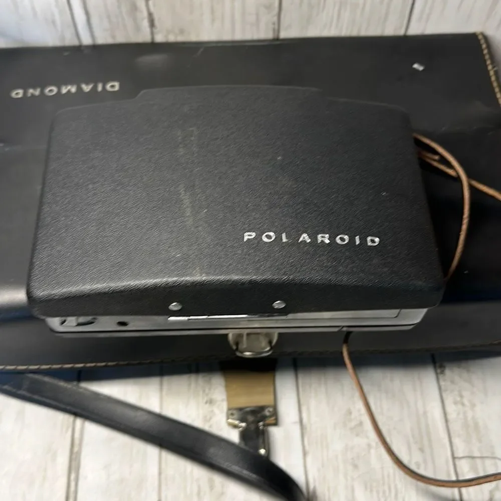 Vintage Polaroid Automatic 250 Land‎ Camera With Flash Case and film UNTESTED
